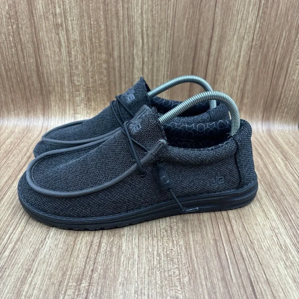 Hey Dude Shoes Men's 8 ladies 10 Black Wally Sox Black Micro‎ Total sneakers